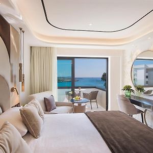 Elegance Sea View Room